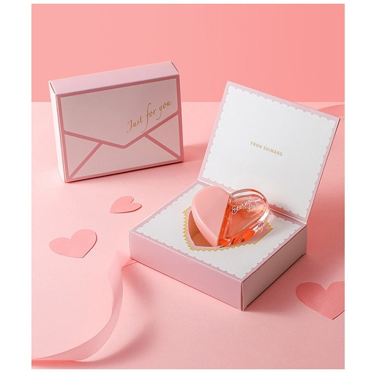 First Love Paris – The Scent of a First Glance