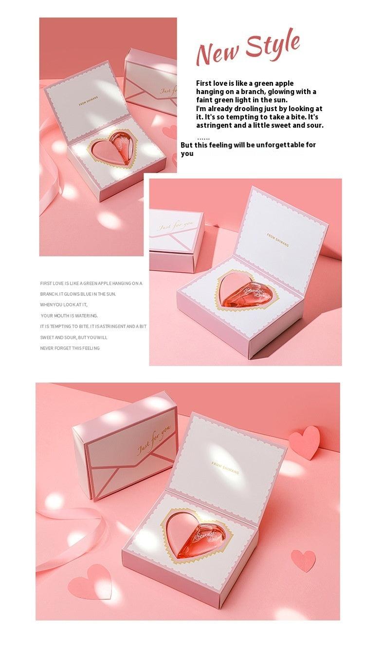 First Love Paris – The Scent of a First Glance